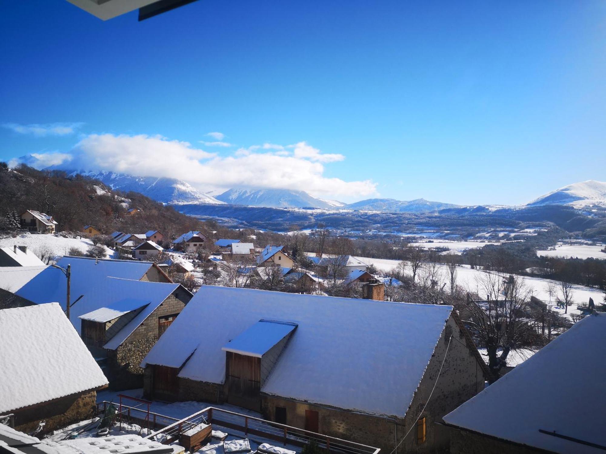 Hotel Les Chenets Saint-Julien-en-Champsaur المظهر الخارجي الصورة